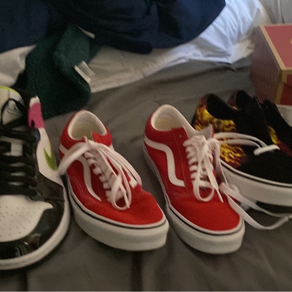 Bundle of shoes - Picture 1 of 3